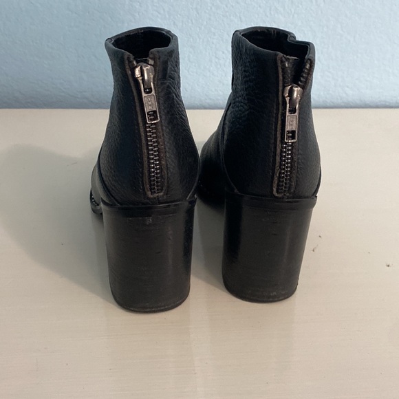 Black leather ankle boots - Picture 3 of 4